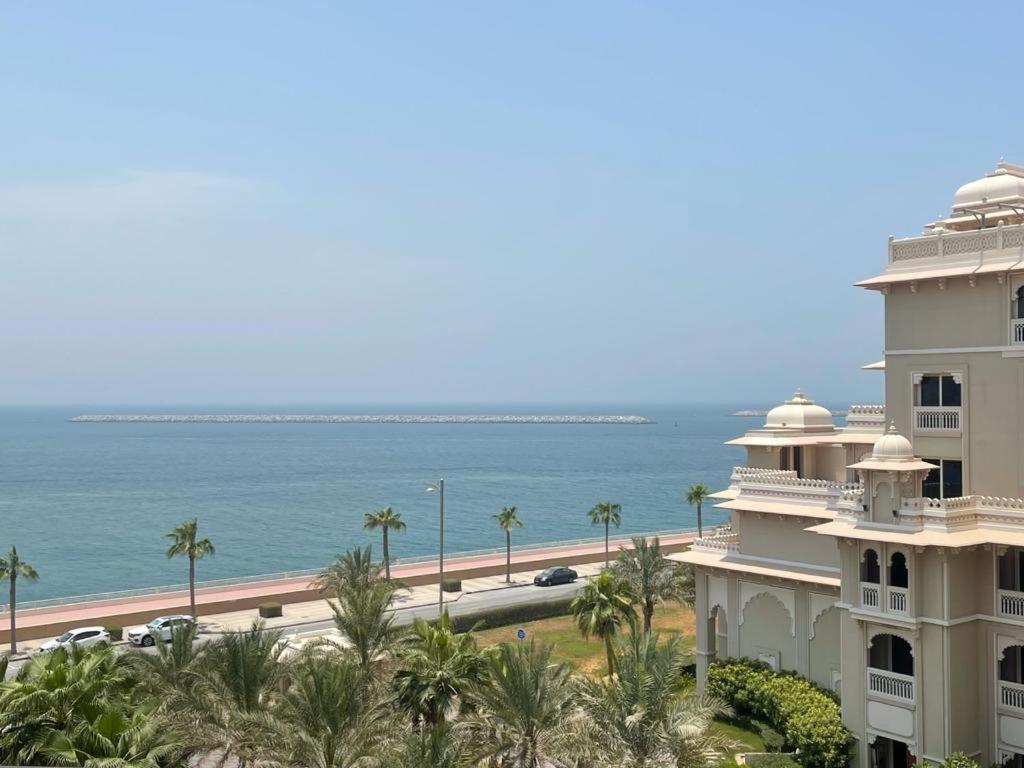 Royal Club By Rvhr, Grandeur Residence Crescent Palm Jumeirah 迪拜 外观 照片