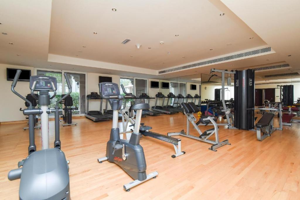 Royal Club By Rvhr, Grandeur Residence Crescent Palm Jumeirah 迪拜 外观 照片