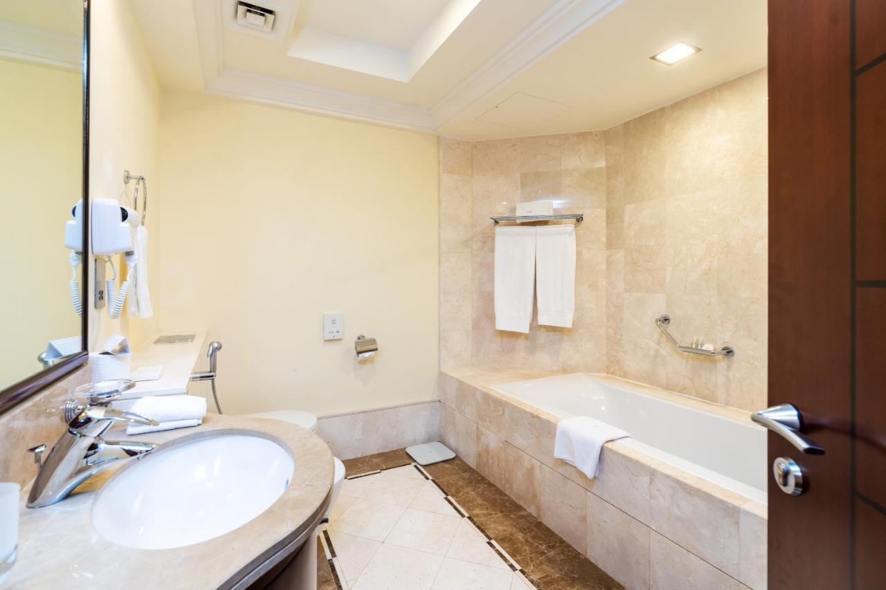 Royal Club By Rvhr, Grandeur Residence Crescent Palm Jumeirah 迪拜 外观 照片