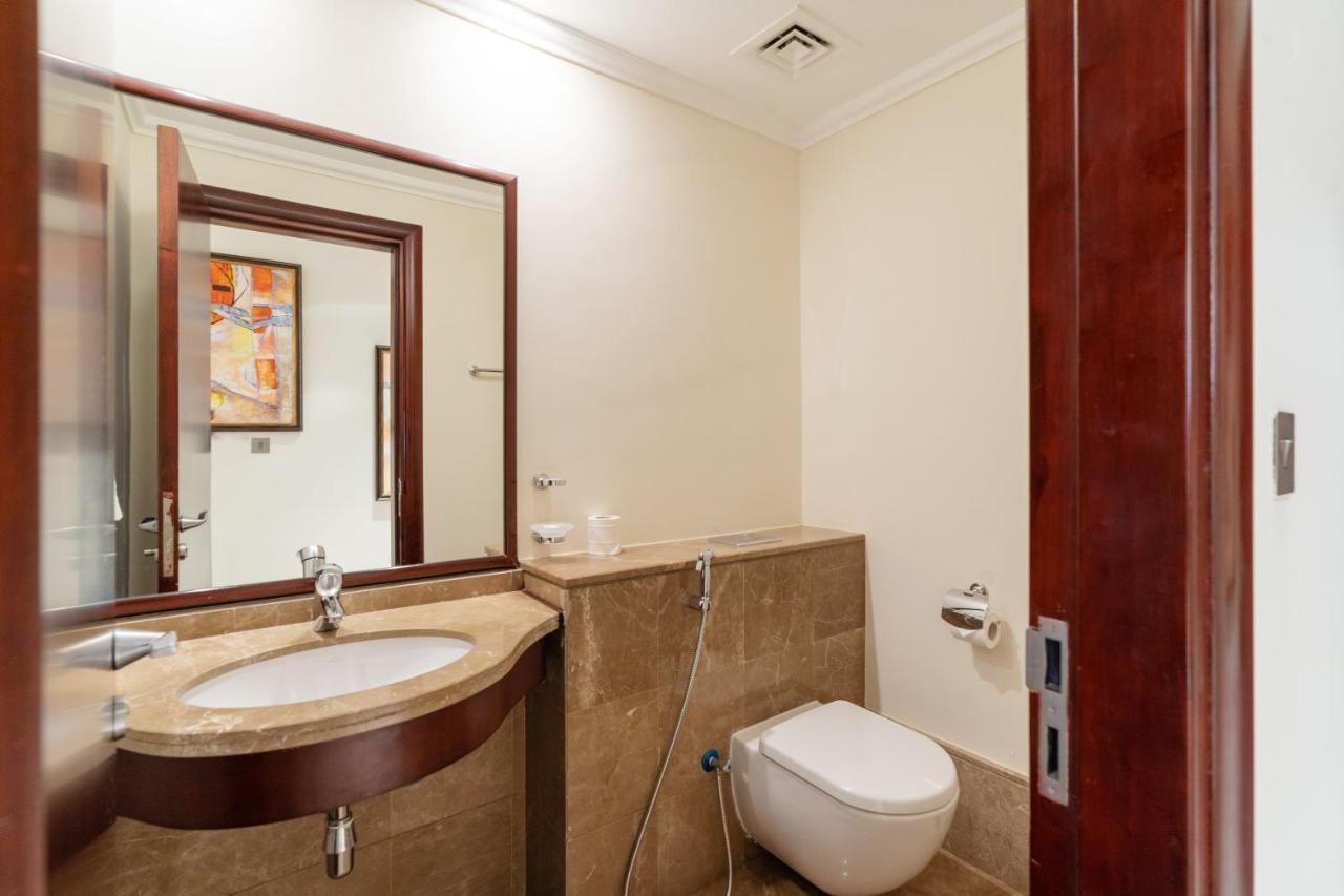 Royal Club By Rvhr, Grandeur Residence Crescent Palm Jumeirah 迪拜 外观 照片